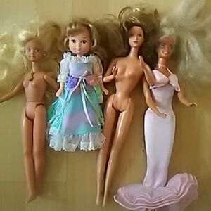 TAKE EXTRA 50% OFF Set of Four Barbies Dolls 1986